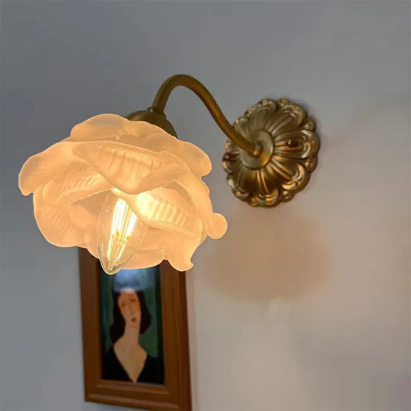 Vintage Koperen Bloemblad Glazen Wandlamp - wandlampen - sfeerbeeld