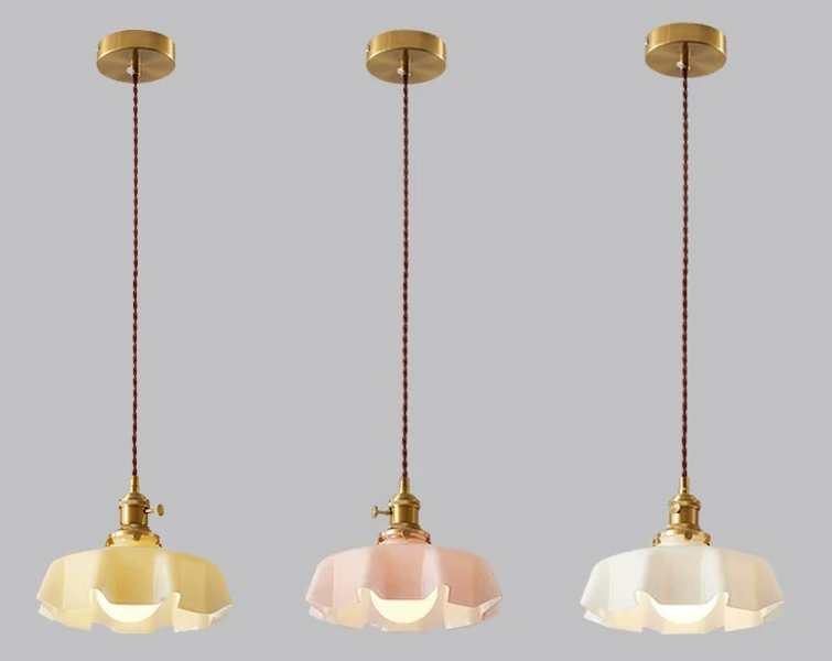 Nordic Bloom Glass Pendant – Minimalistische Glazen Hanglamp in Crèmekleurige Bloemstijl - hanglampen - sfeerbeeld