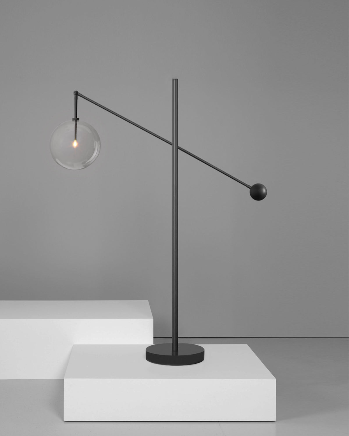 Schwung Lighting - Milan 1 Arm - vloerlamp - sfeerbeeld