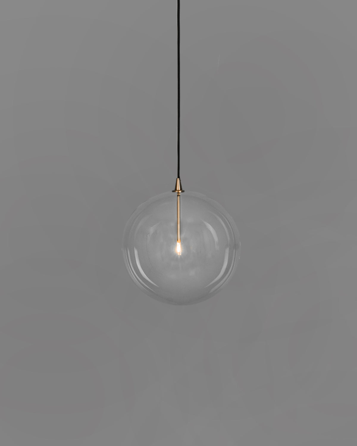 Schwung Lighting - Glass Globe Pendant FI 350 - hanglampen - sfeerbeeld