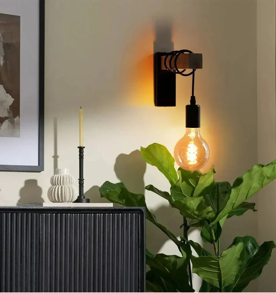 RetroLume – Vintage Wandlamp van Hout & IJzer met LED E27 | Industrieel & Loft Design - wandlamp - sfeerbeeld