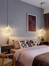 Shell Mini Pendant Lamp in the Shape of a Shell