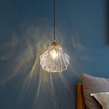 Shell Mini Pendant Lamp in the Shape of a Shell