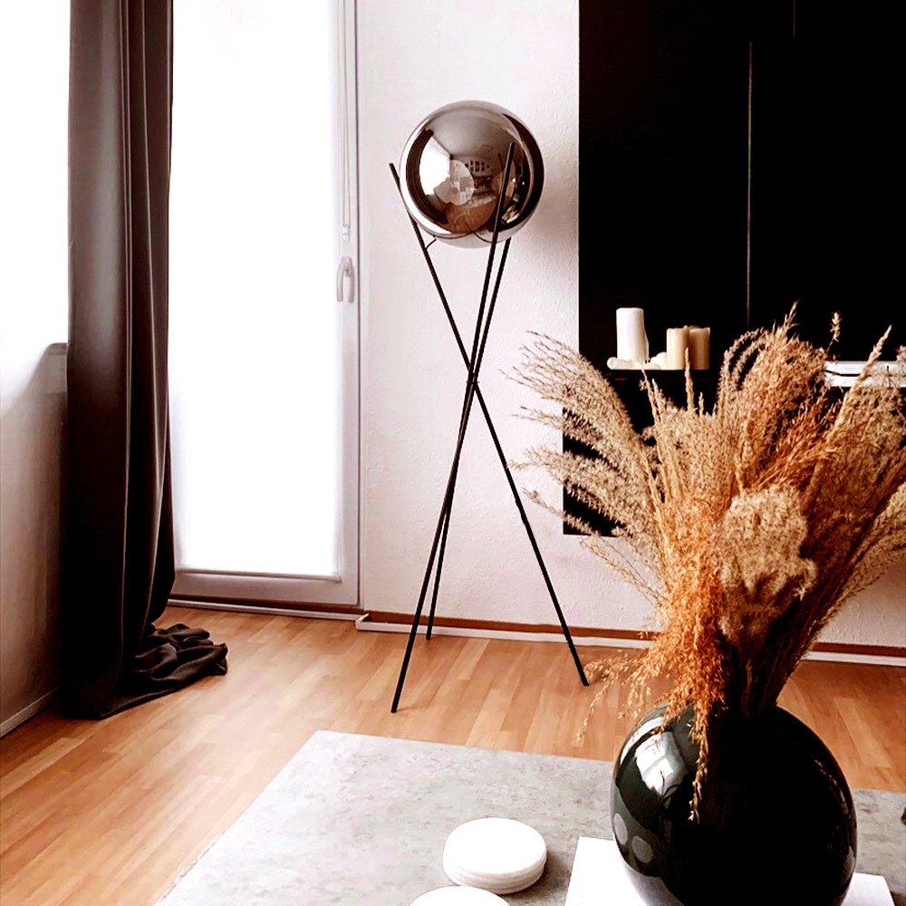 Skapetze - S.LUCE Pro Vloerlamp Sphere 40 Met Rookglazen Bol - vloerlamp - sfeerbeeld