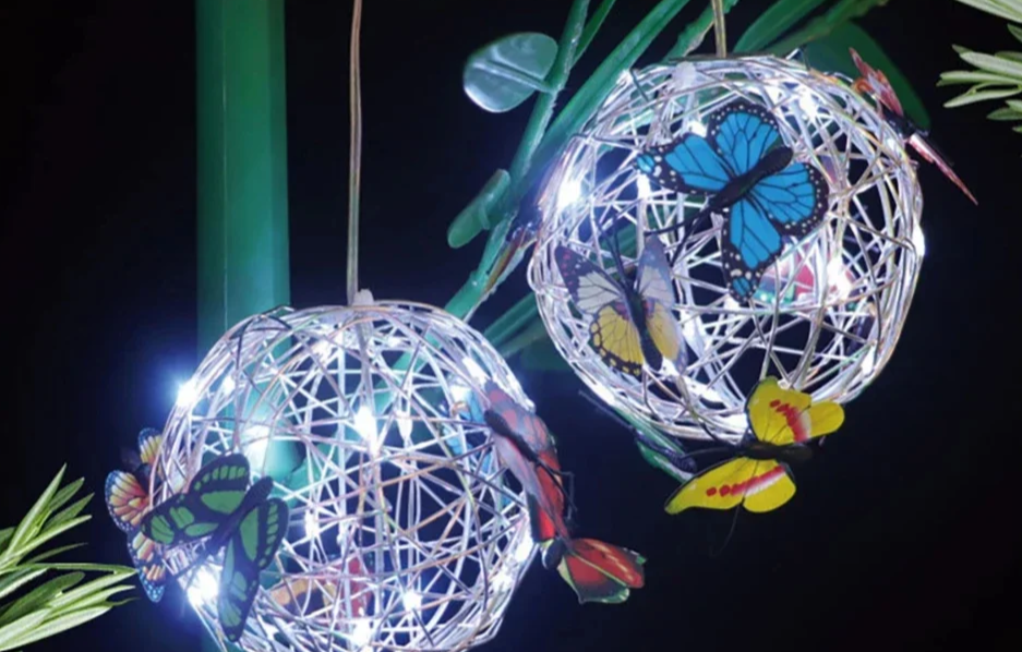 SOLABLOOM Solar Vlinderbol Hanglamp - buitenverlichting - close-up