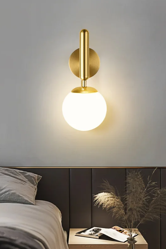 VitaGlow Wandlamp – Moderne Wandverlichting voor Binnen met Koperaccenten en E27 Fitting - wandlamp - in de kamer