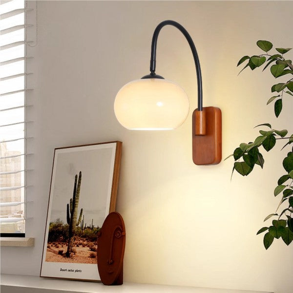 Bauhaus Kaki Draaibare Glazen Wandlamp Met Houten Afwerking - wandlampen - sfeerbeeld