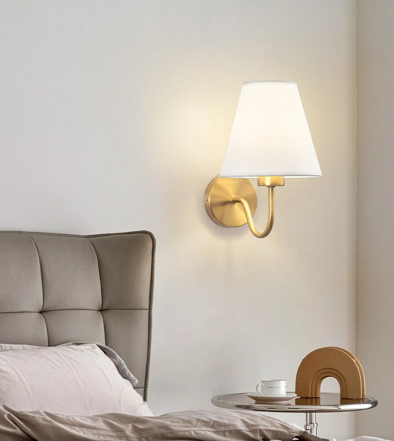 LumaFabrica – Nordic Wandlamp met Stoffen Lampenkap - wandlamp - gemonteerd