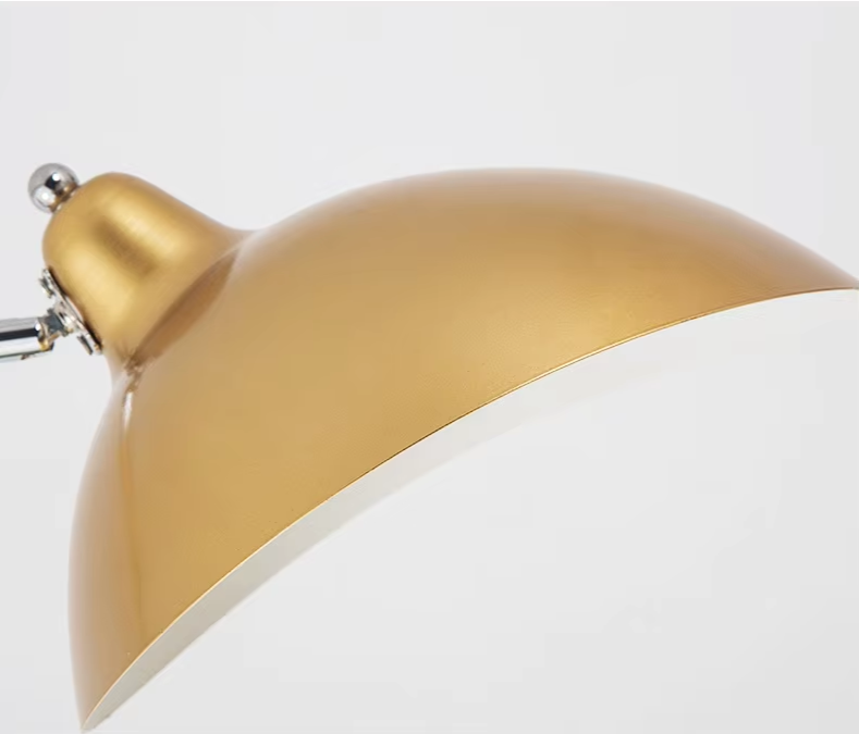 Nordic Gold Luxe Vloerlamp – Minimalistisch Design met Marmeren Basis - vloerlamp - sfeerbeeld