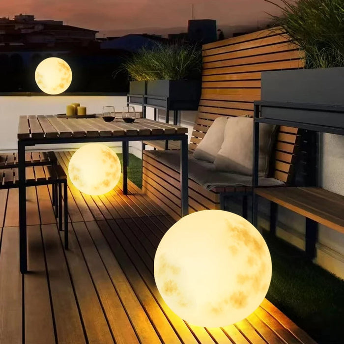 Moonlamp | Tuinlamp In De Vorm Van Een Maan - lamp - in de kamer