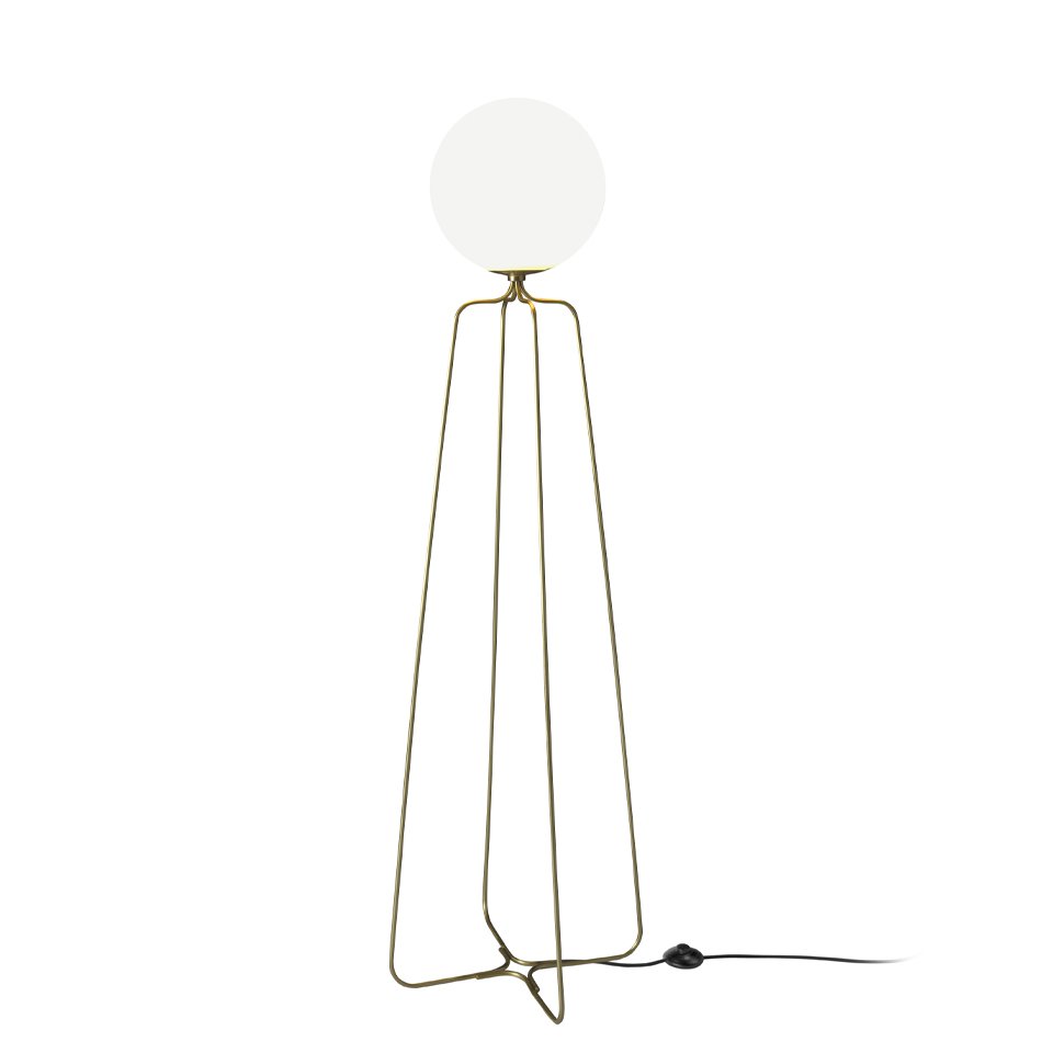 ANGEL CERDA - Vloerlamp Met Voet Van Goudkleurig Staal En Wit Getinte Glazen Bol. - vloerlamp - in de kamer