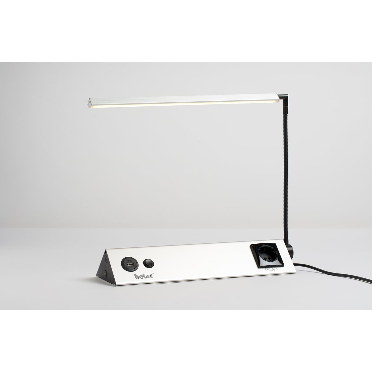 Betec Leuchten Manufactur - Studio Bureaulamp - tafellampen - zijaanzicht