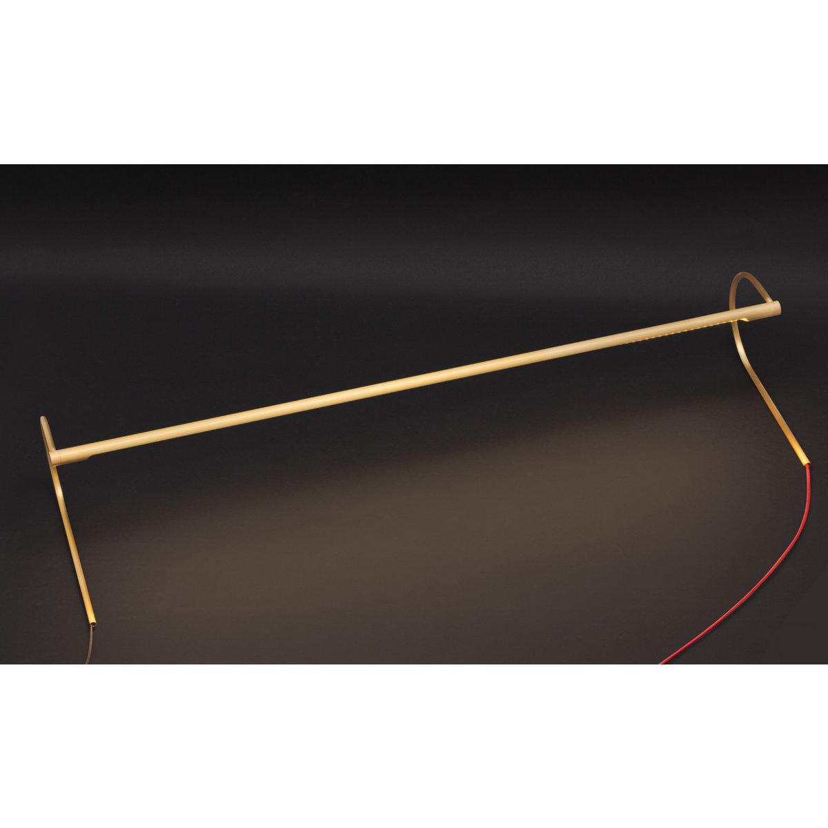 Betec Leuchten Manufactur - Minimus schilderijlamp DuoLED van messing, beugeltype 280mm - tafellampen - zijaanzicht