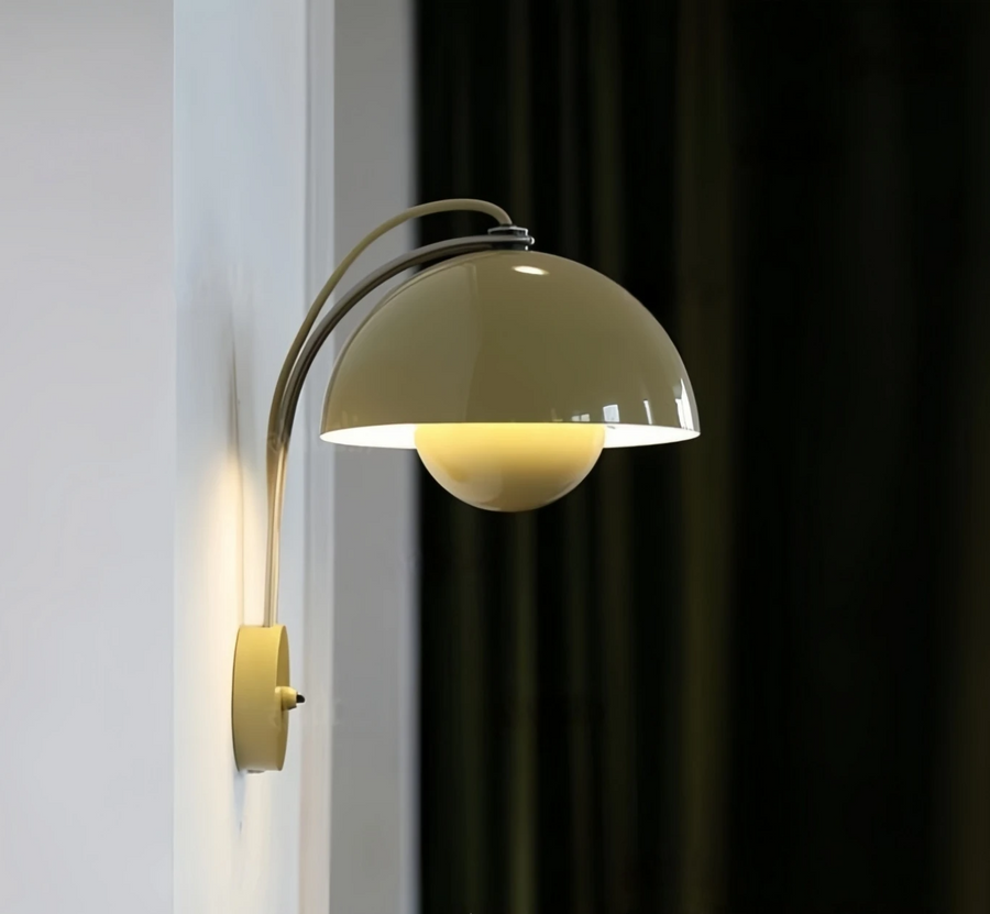Artpad Bud Wall Lamp