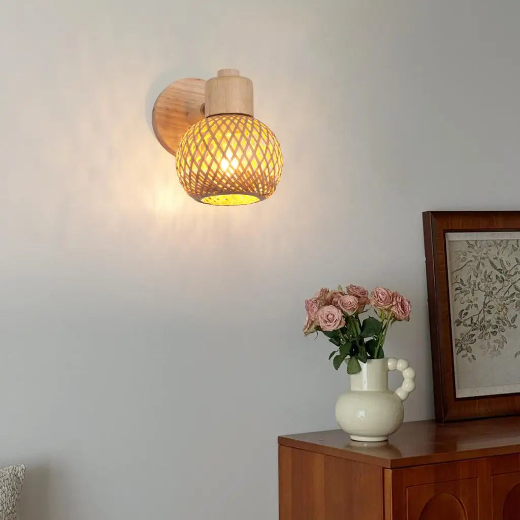 BambuZen Retro Japanse Bamboe Wandlamp – Natuurlijke Rattan Sfeerverlichting - wandlamp - sfeerbeeld