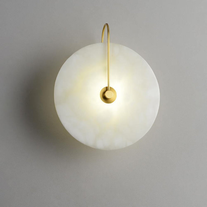 Rustgevende Alabaster LED Wandlamp - wandlampen - in de kamer