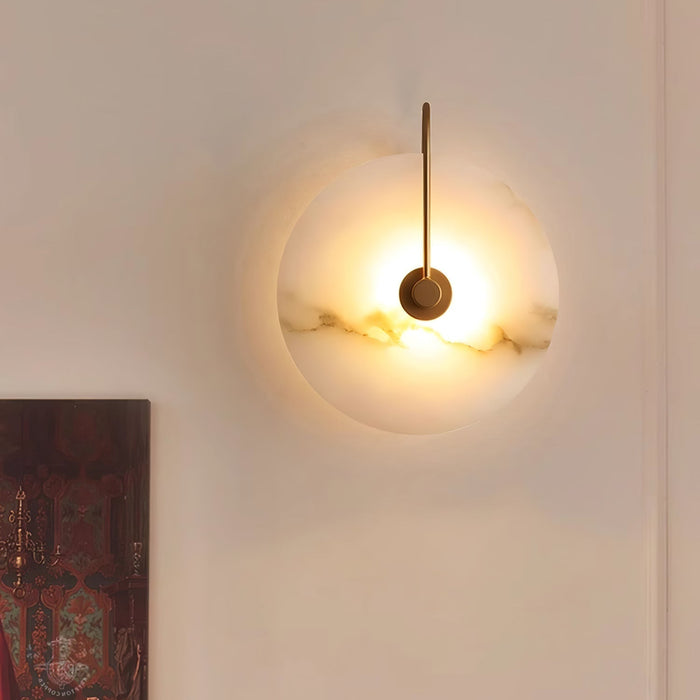 Rustgevende Alabaster LED Wandlamp - wandlampen - sfeerbeeld