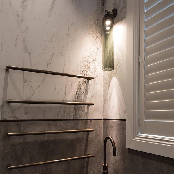 Moderne Glazen Wandlamp Voor In De Badkamer - wandlampen - close-up