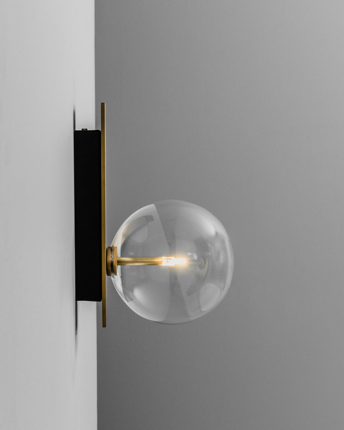 Schwung Lighting - Oslo Wall Sconce - wandlampen - sfeerbeeld