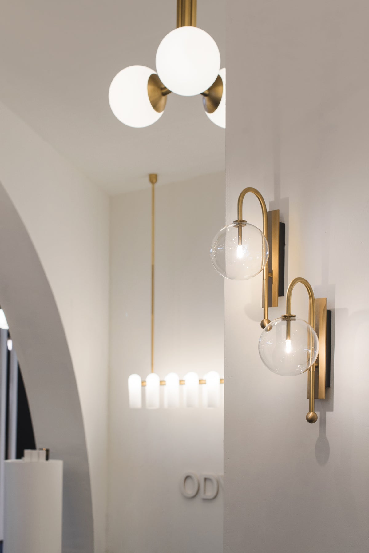 Schwung Lighting - Naples Wall Sconce - wandlampen - zijaanzicht