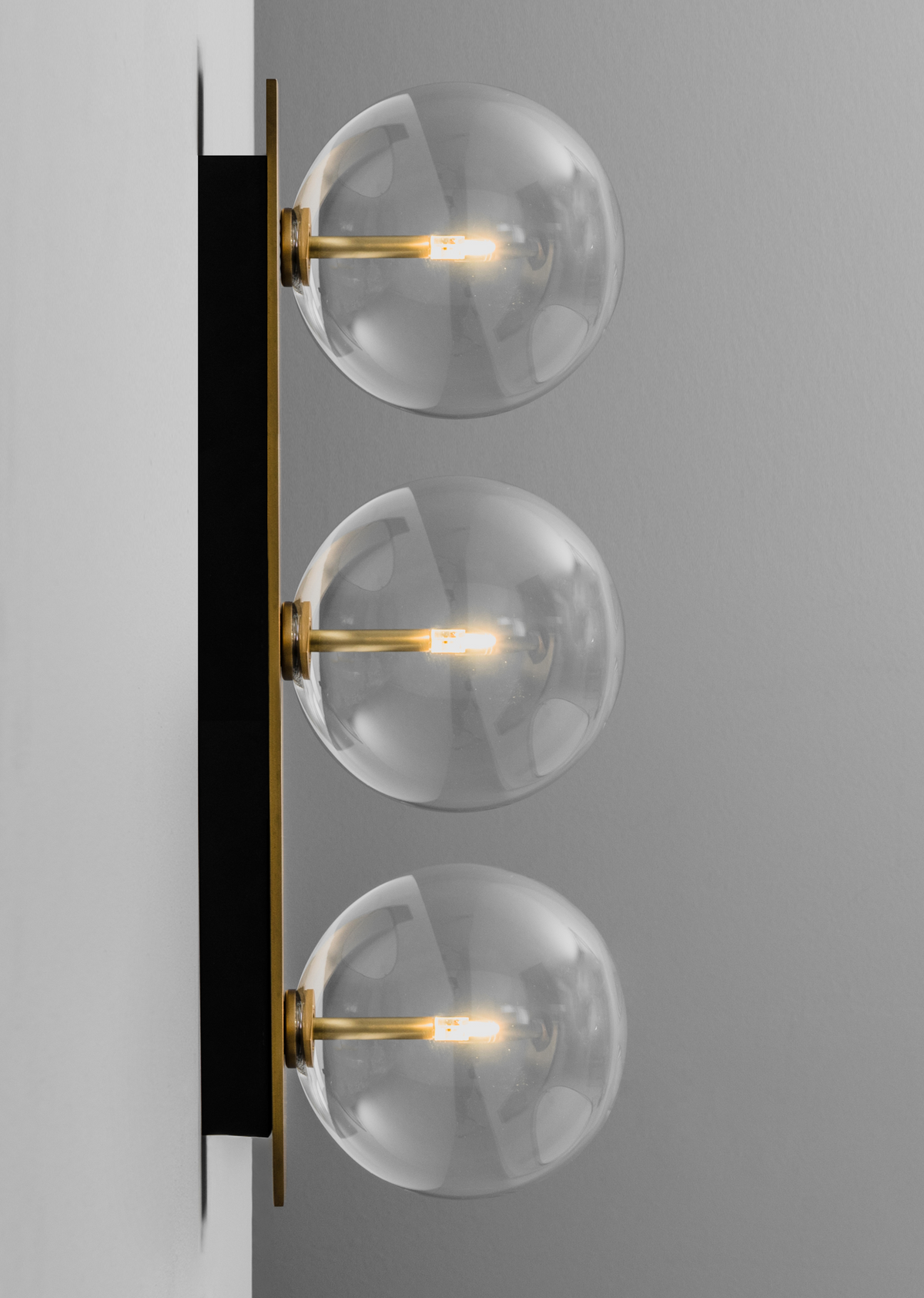 Schwung Lighting - Oslo Triple - wandlampen - close-up
