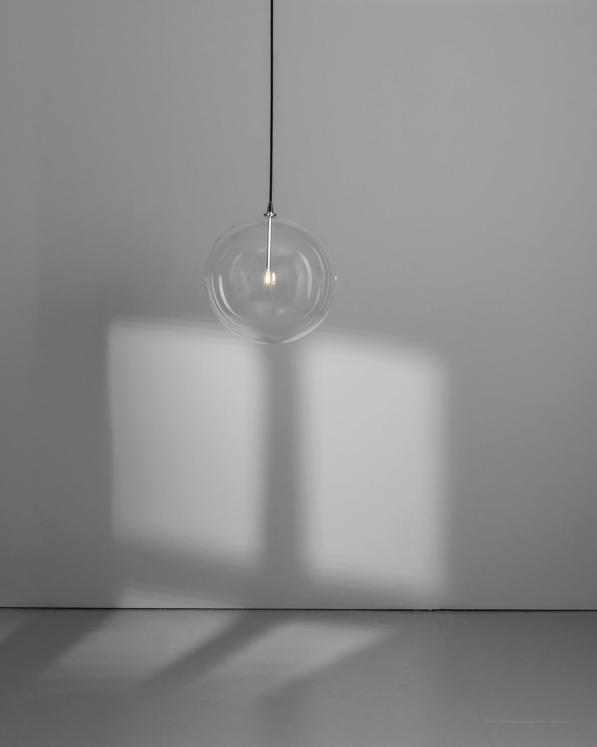 Schwung Lighting - Glass Globe Pendant FI 350 - hanglampen - detail