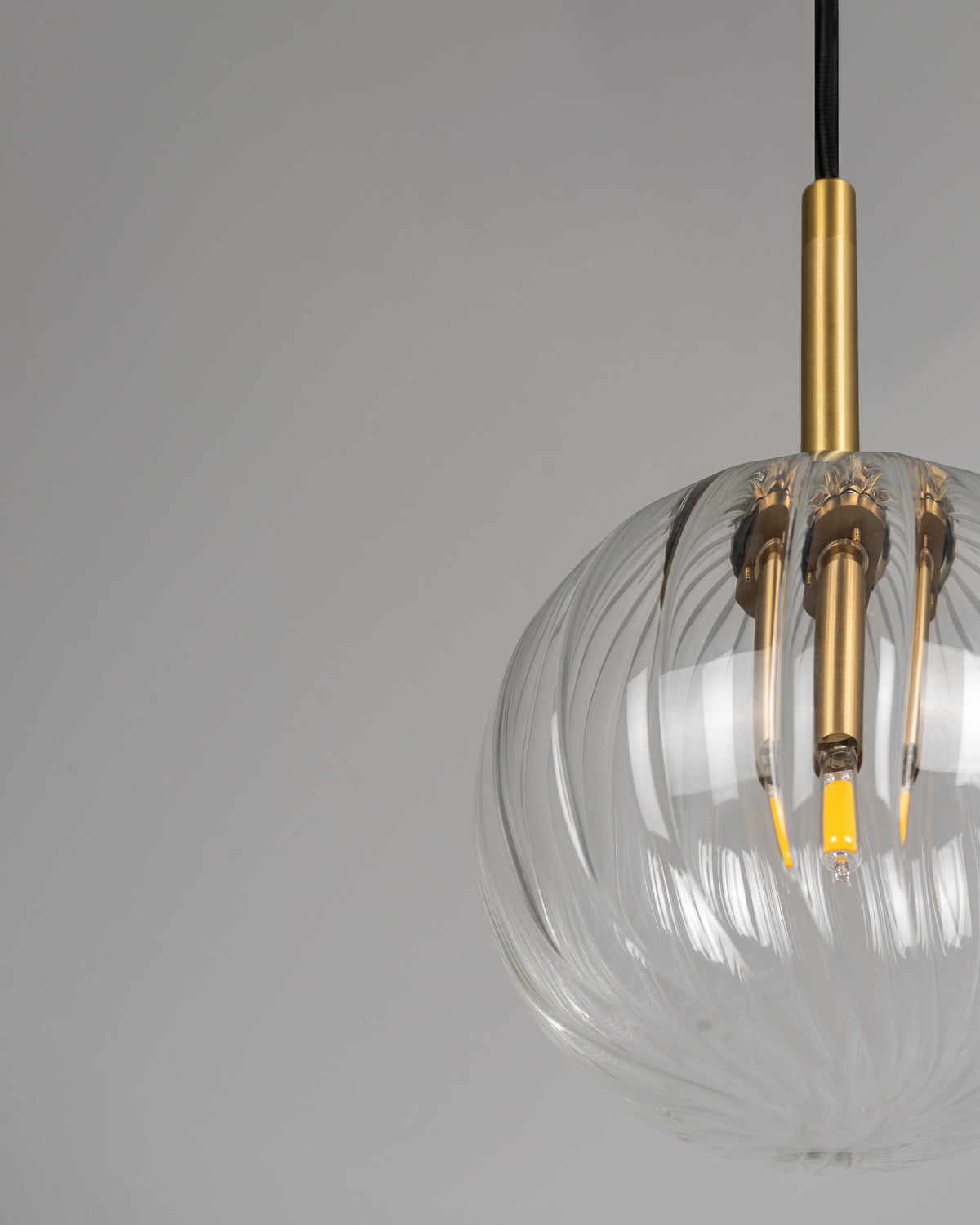 Schwung Lighting - DRIES Pendant FI 250 - hanglampen - in de kamer