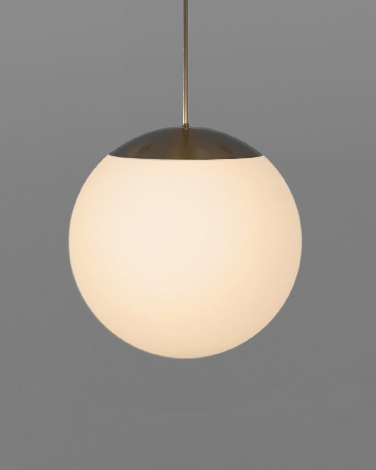 Schwung Lighting - Glass Globe Opal FI 600 - hanglampen - sfeerbeeld