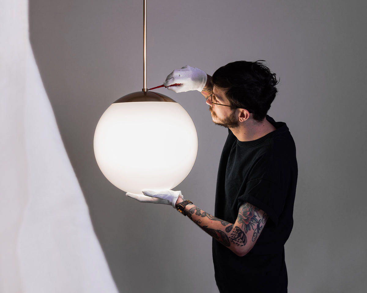 Schwung Lighting - Glass Globe Opal FI 600 - hanglampen - verlicht