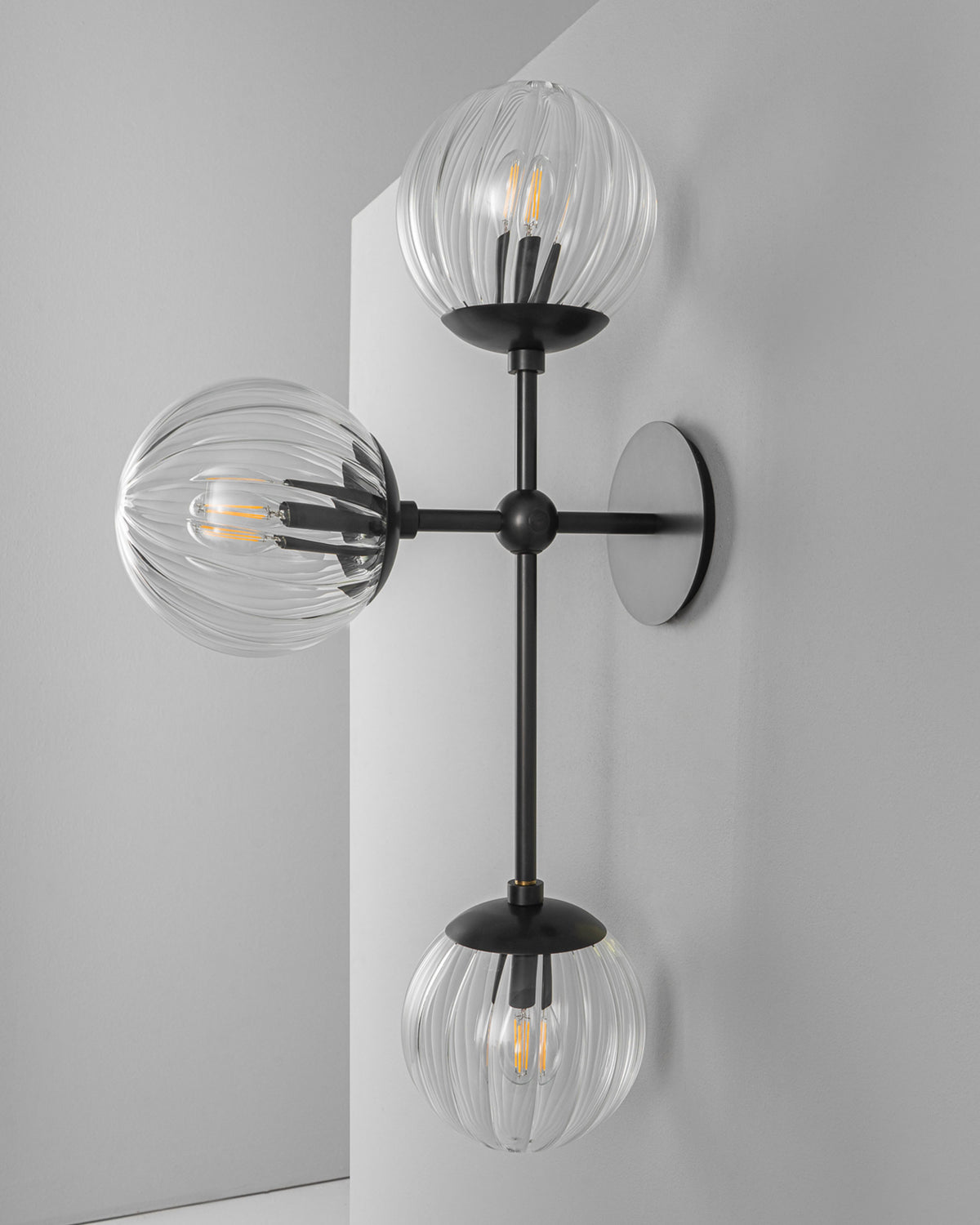 Schwung Lighting - Armstrong Triple - wandlampen - zijaanzicht