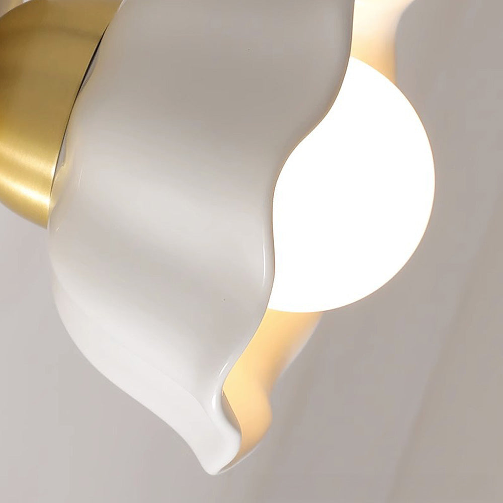 Retro Witte Bloem Wandlamp - wandlampen - zijaanzicht