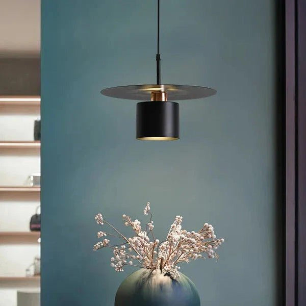 Modern and Elegant Jet Pendant Lamp