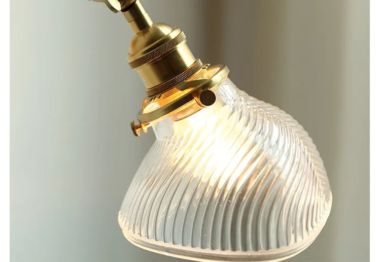 AuroraLux Nordic Wandlamp – Moderne Koperen Wandlamp met Trekschakelaar & Glazen Kap - wandlamp - in de kamer