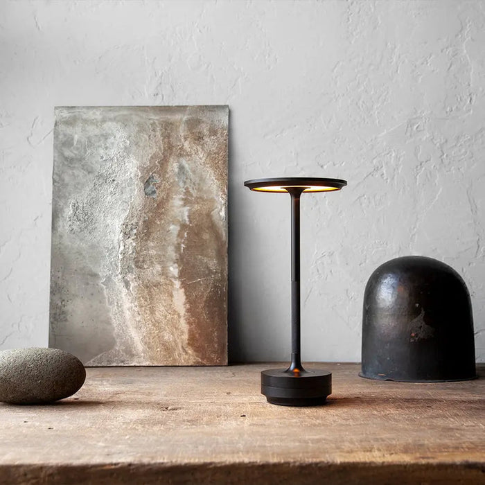 Luminous | Elegant table lamp