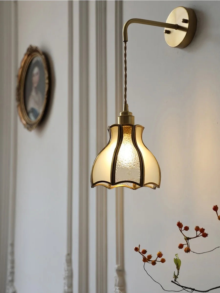 Aurora Copper Wall Light - wandlamp - close-up