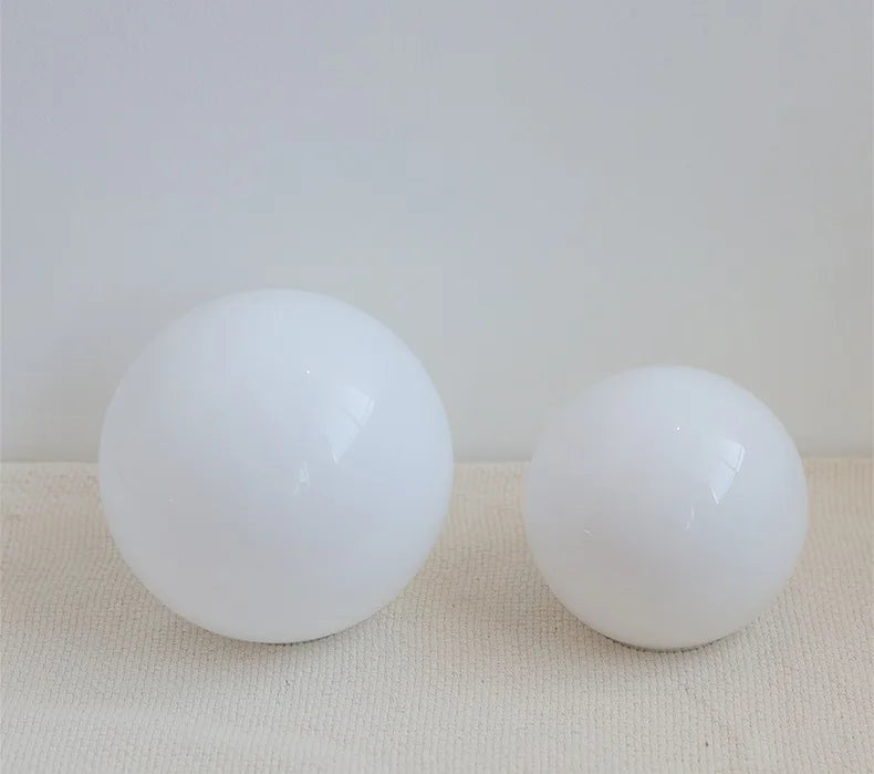 LumoSphere Witte Glasbol LED Wandlamp - wandlamp - sfeerbeeld