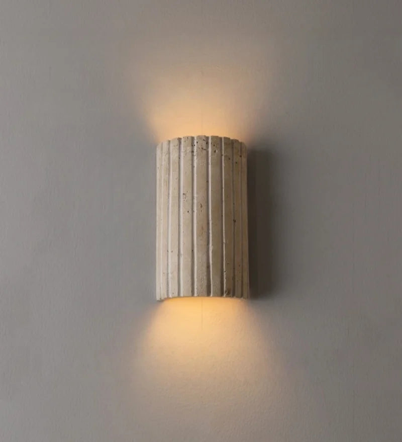 TerraLume Wabi-Sabi Travertin LED Wandlamp - wandlamp - in de kamer