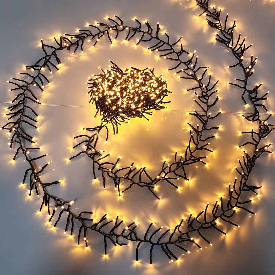 LumiBurst 25M 2000 LED Cluster Kerstverlichting - buitenverlichting - sfeerbeeld