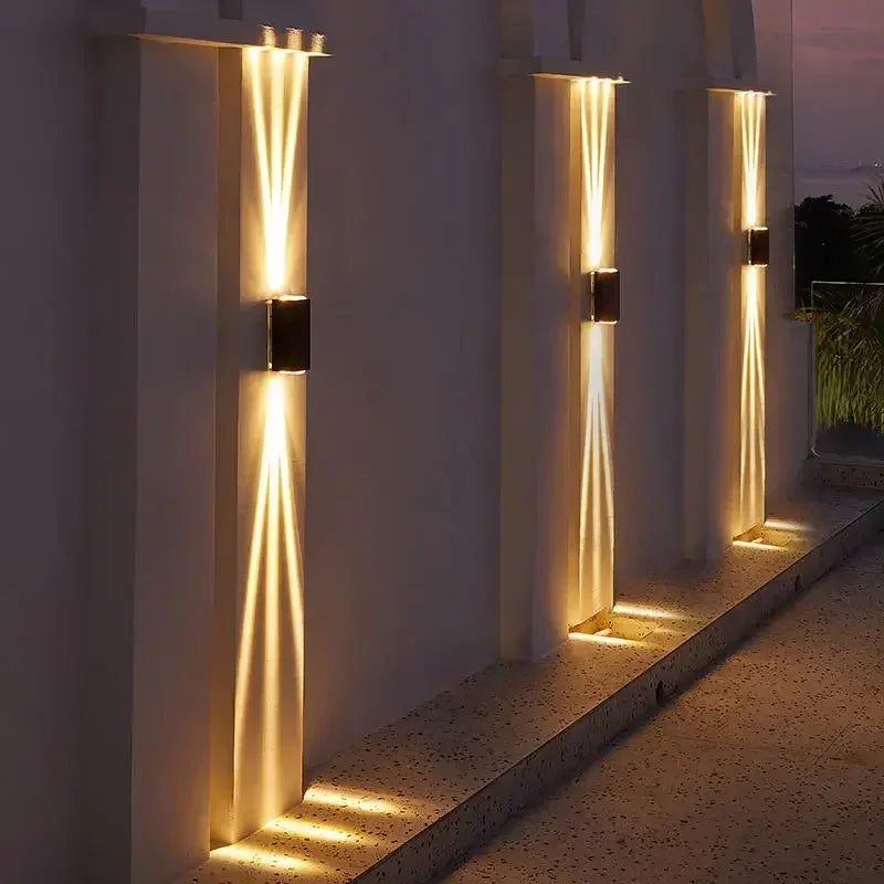 Stralux Beam IP65 Wandlamp – Minimalistische LED Buitenlamp met Smalle Lichtbundel voor Gevel, Tuin & Terras - buitenverlicht