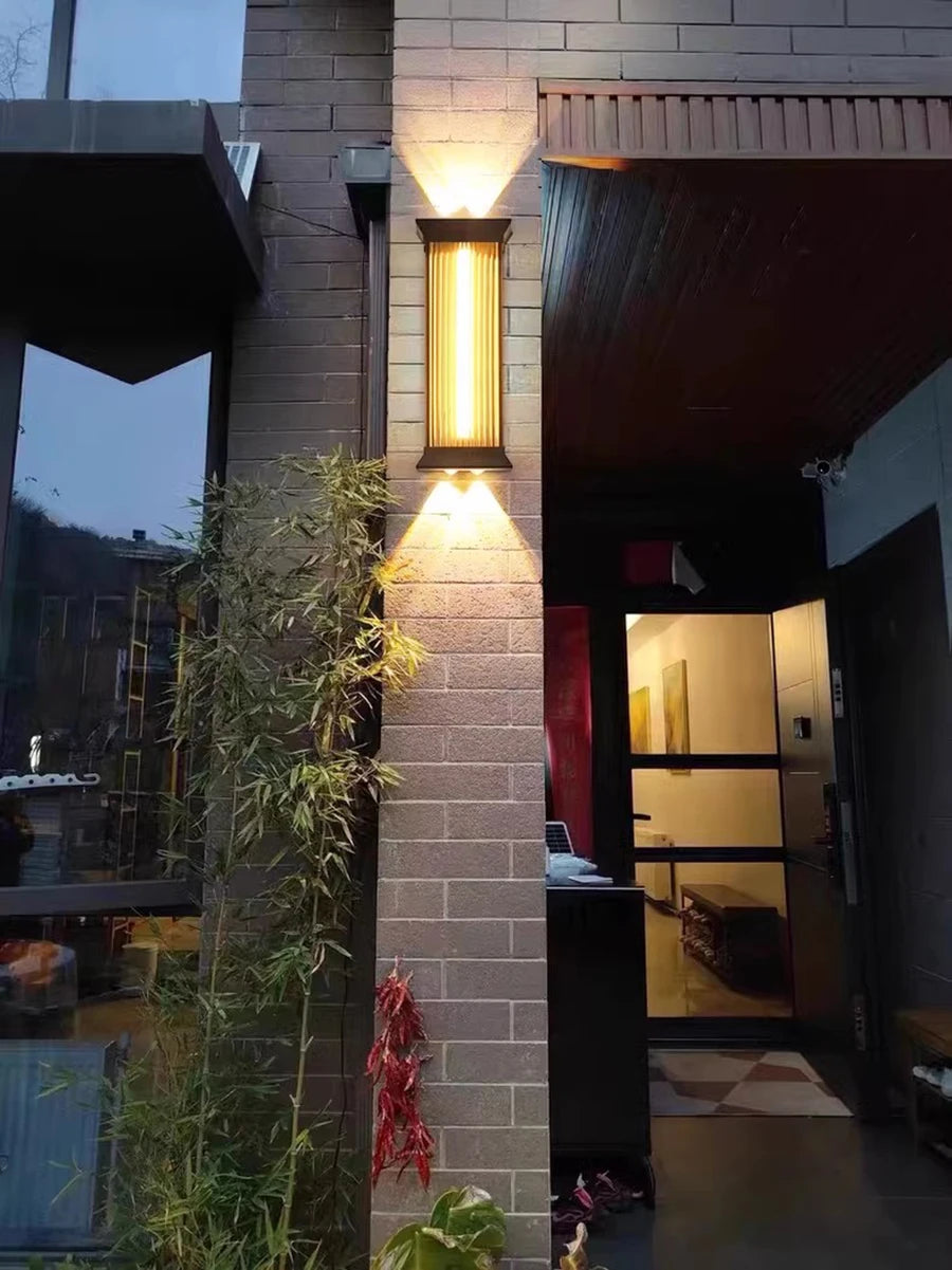 SteelLux LED Buitenlamp – Waterdichte RVS Wandlamp voor Tuin - buitenverlichting - sfeerbeeld