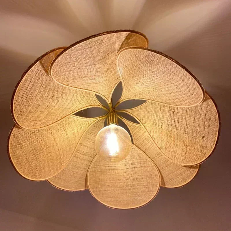 LumaFlora Petal Light – Stoffen Kunst Hanglamp met Kleurrijke Bloembladen - hanglampen - zijaanzicht
