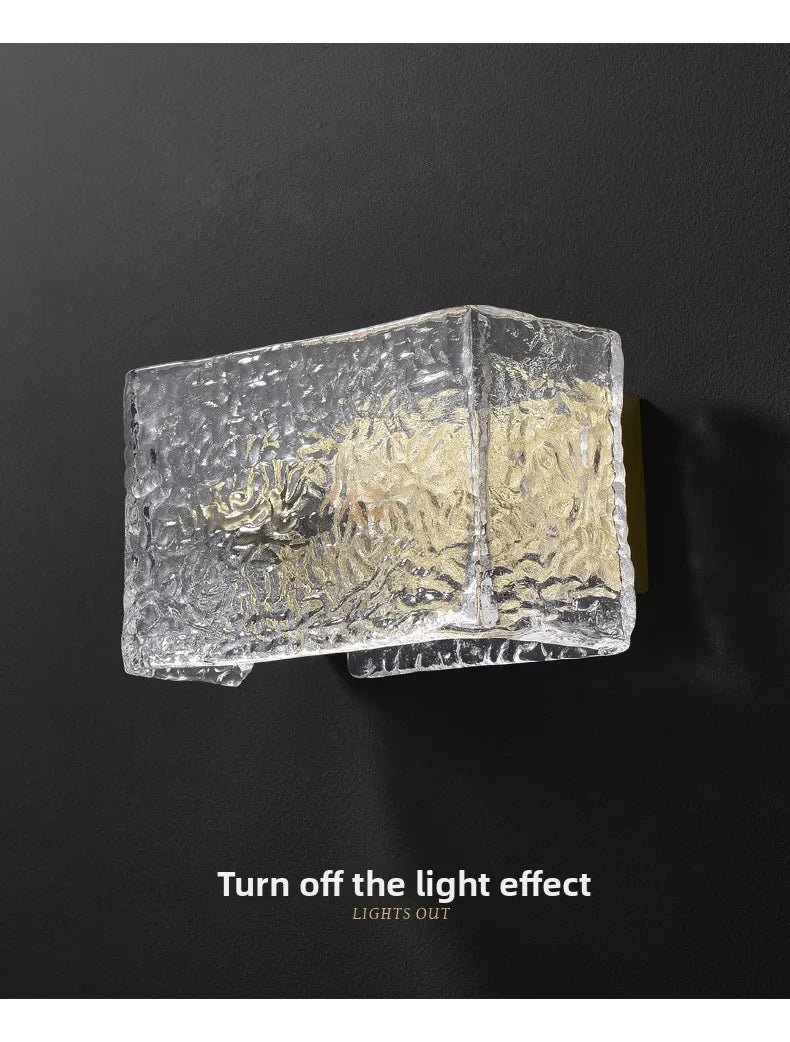 LuxeLuma Postmoderne Koperen Wandlamp met Glazen Kap - wandlamp - sfeerbeeld
