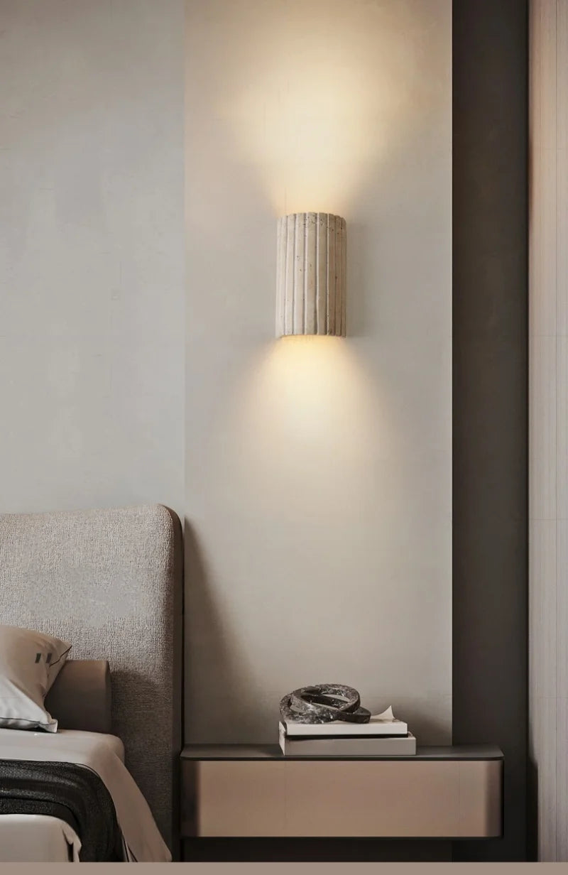 TerraLume Wabi-Sabi Travertin LED Wandlamp - wandlamp - sfeerbeeld