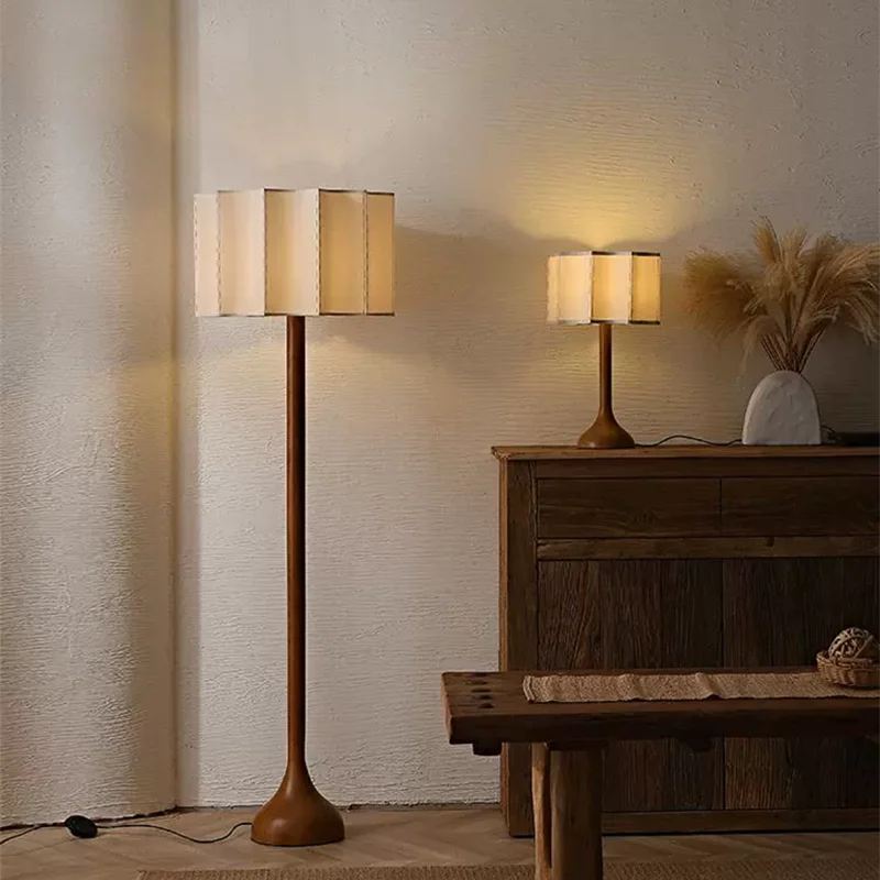 Wabi Sabi Houten Staande Vloerlamp - wandlamp - sfeerbeeld