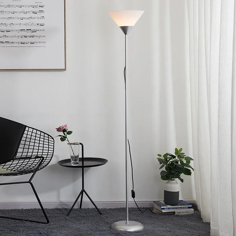 LumiArc LED Vloerlamp – Minimalistisch Design voor Stijlvolle Verlichting - vloerlamp - sfeerbeeld