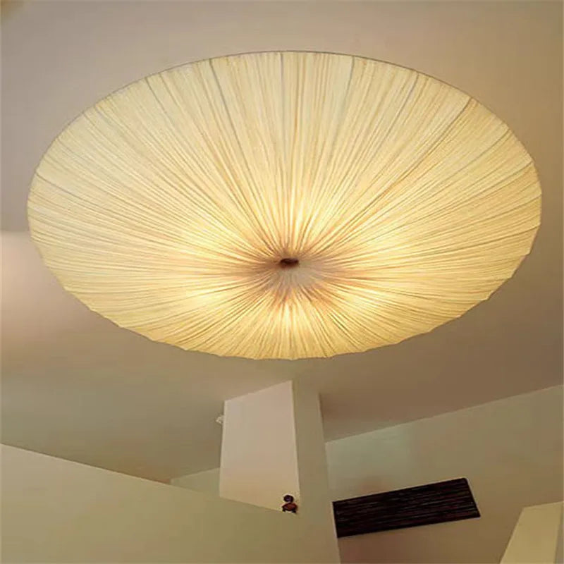 Wabi-Sabi Luxe Stoffen LED Plafondlamp – Minimalistische Rond Vliegende Schotel Hanglamp - hanglampen - sfeerbeeld