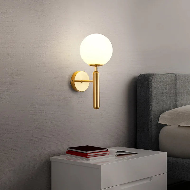 VitaGlow Wandlamp – Moderne Wandverlichting voor Binnen met Koperaccenten en E27 Fitting - wandlamp - sfeerbeeld