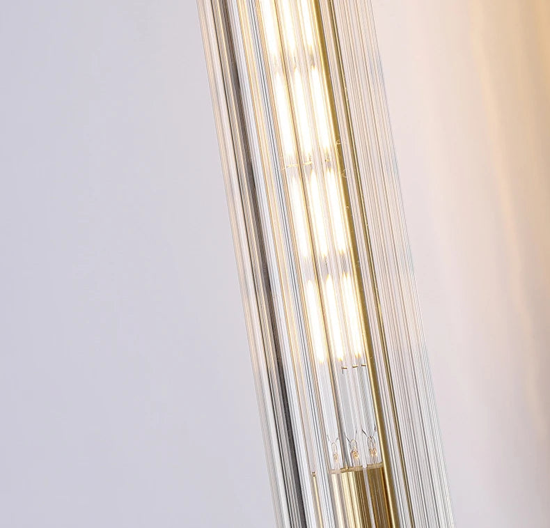 Moderne Luxe Gouden Wandlamp met Helder Glazen Kap - wandlamp - in de kamer