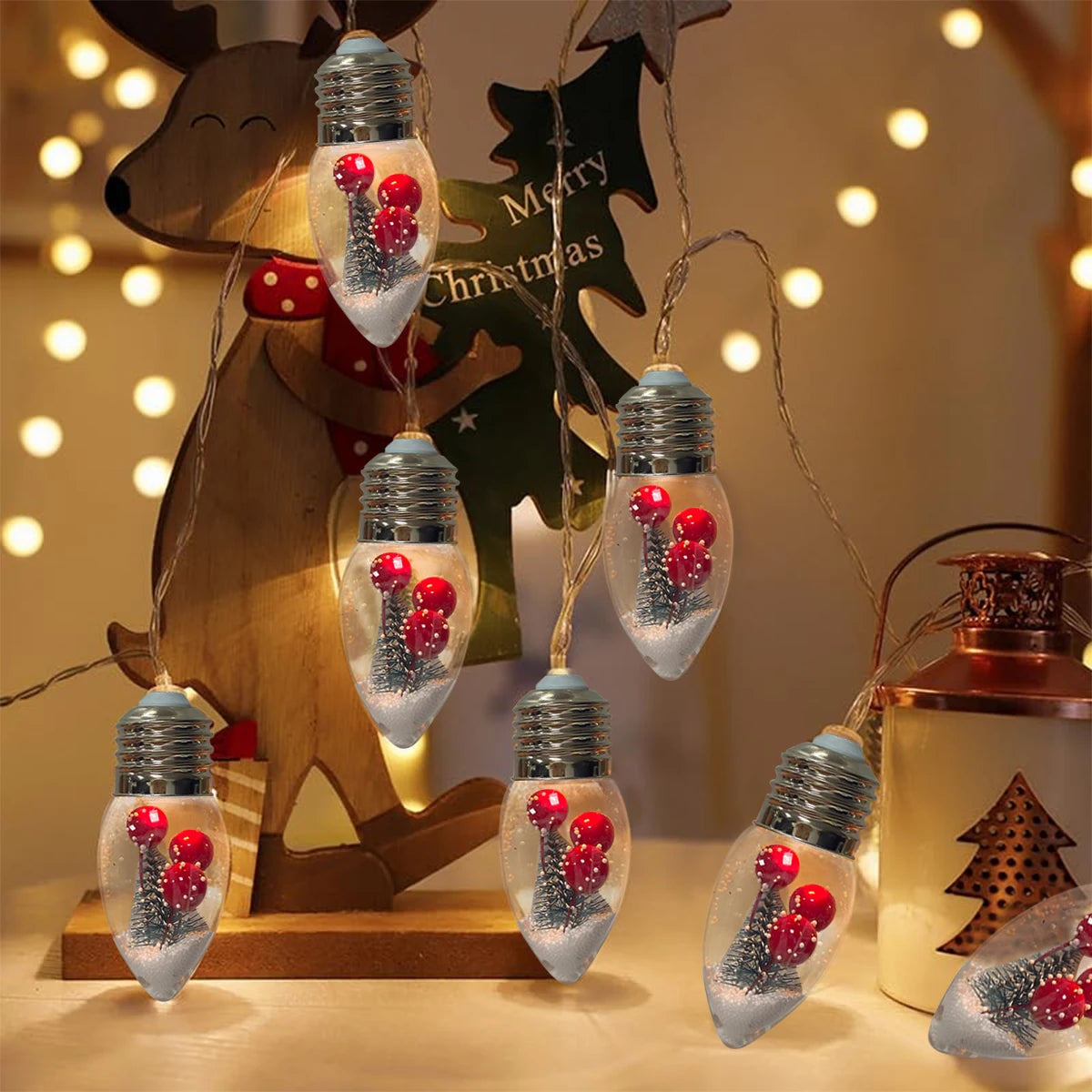 FrostGlobe LED Sneeuwbol Lichtslinger – Met Kerstboom & Rode Besjes - buitenverlichting - detail