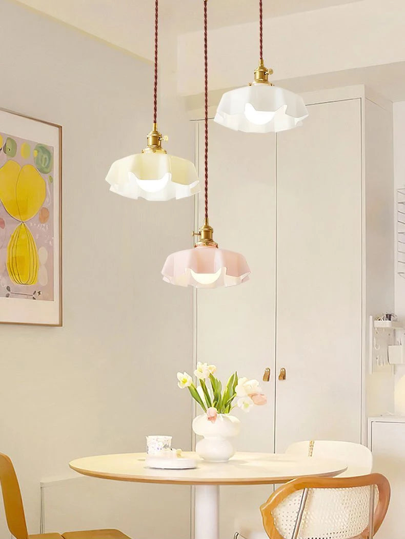 Nordic Bloom Glass Pendant – Minimalistische Glazen Hanglamp in Crèmekleurige Bloemstijl - hanglampen - materiaaldetail